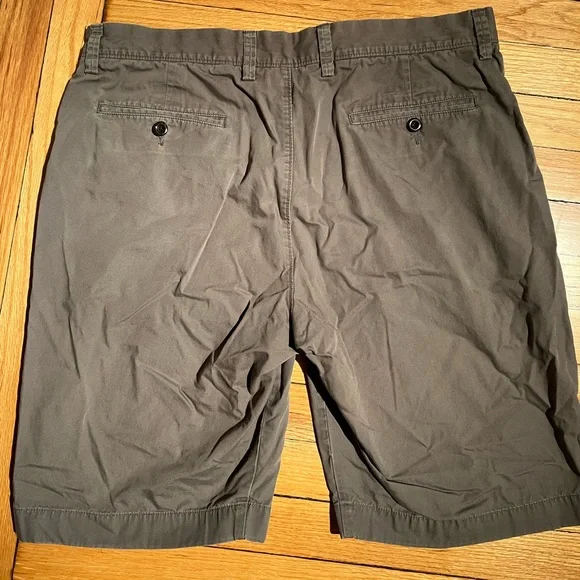 J Crew Gray Men’s Shorts size 34W in good condition - Picture 3 of 3